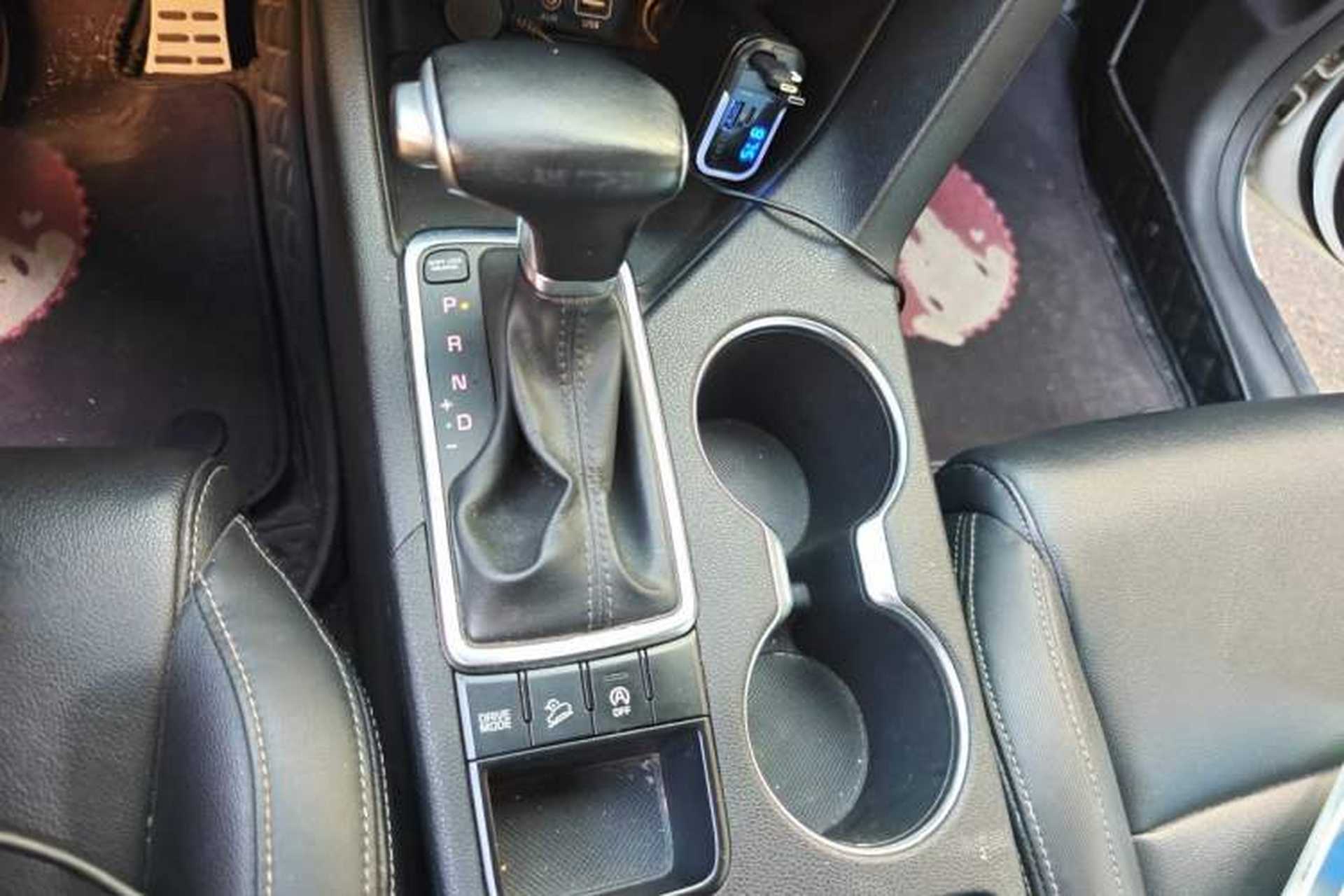 Used Kia KX5 2016 1.6T Automatic Two-Wheel Drive DLX Gear Lever