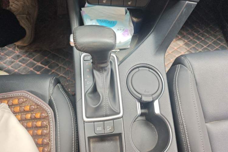 Used Kia KX5 2016 2.0L Automatic 2WD GLS Gear Lever