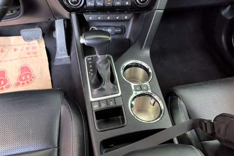 Used Kia KX5 2016 2.0L Automatic 2WD Premium Gear Lever