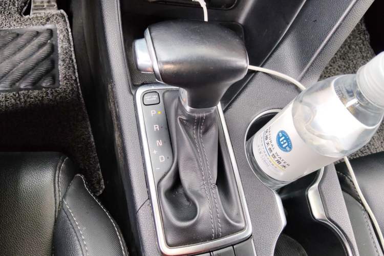 Used Kia KX5 2016 1.6T Automatic Two-Wheel Drive Premium Gear Lever