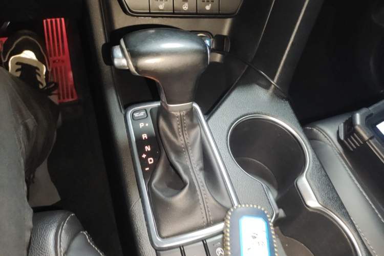 Used Kia KX5 2016 2.0L Automatic 2WD Premium Gear Lever