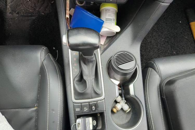 Used Kia KX5 2016 1.6T Automatic Two-Wheel Drive Premium Gear Lever