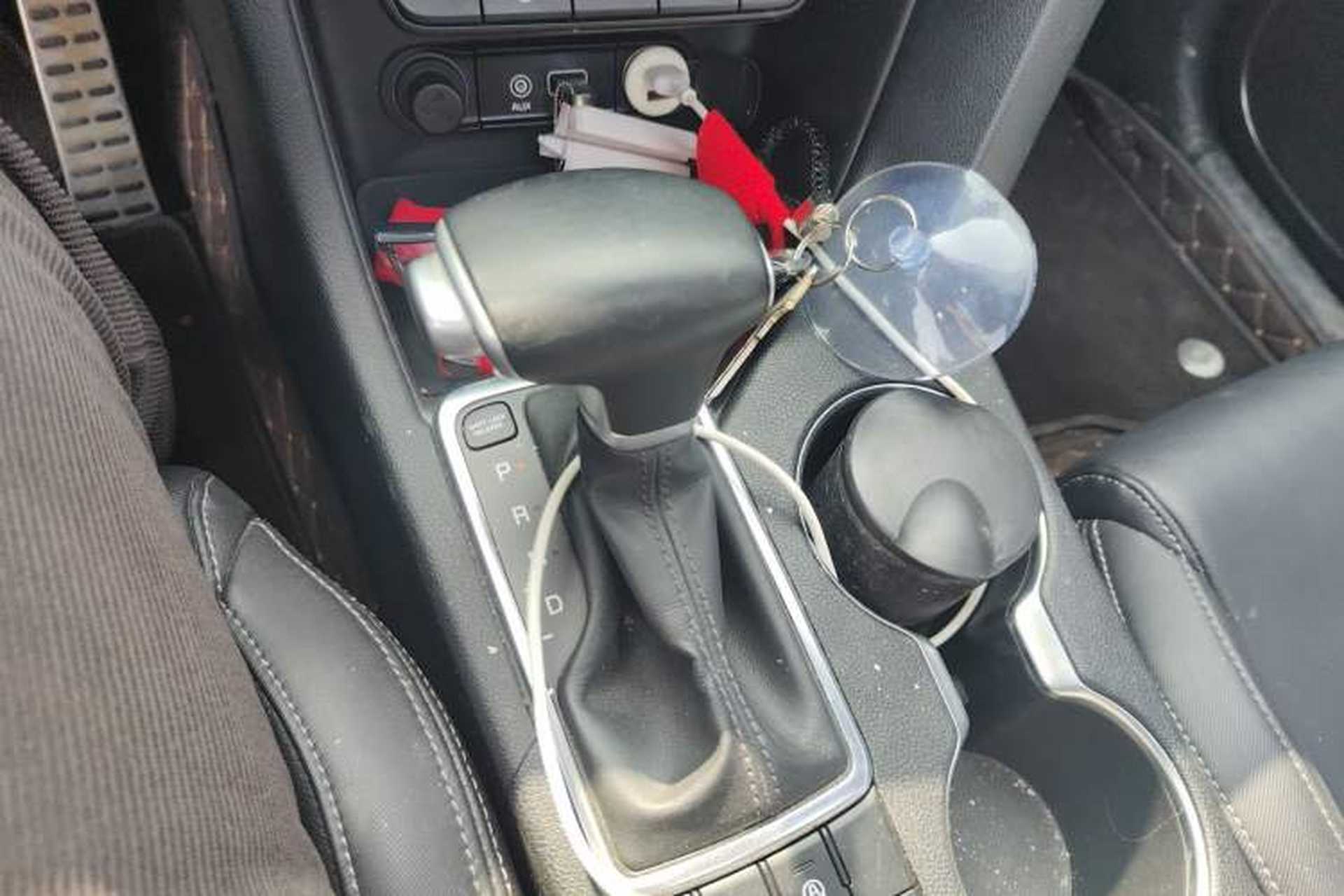 Used Kia KX5 2016 1.6T Automatic Two-Wheel Drive DLX Gear Lever