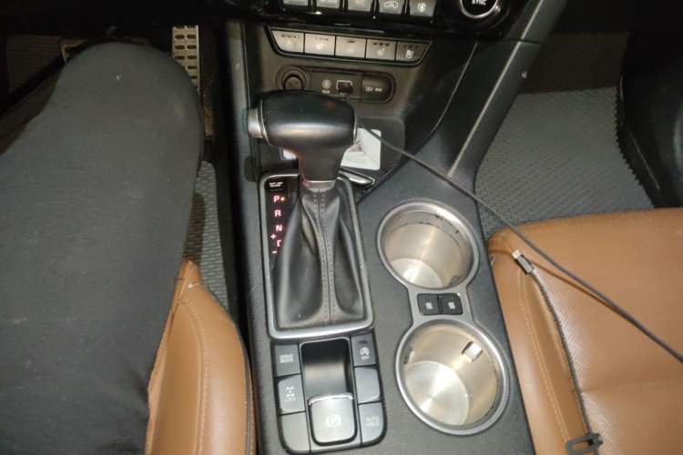 Used Kia KX5 2016 1.6T Automatic All-Wheel Drive Premium Gear Lever