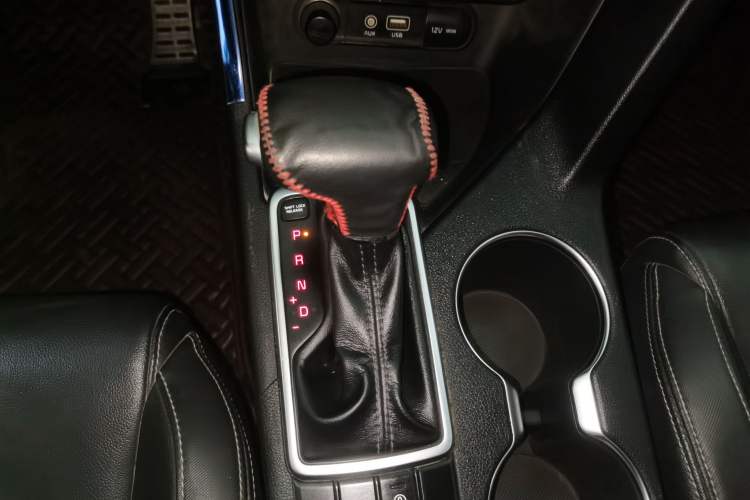 Used Kia KX5 2016 1.6T Automatic Two-Wheel Drive DLX Gear Lever