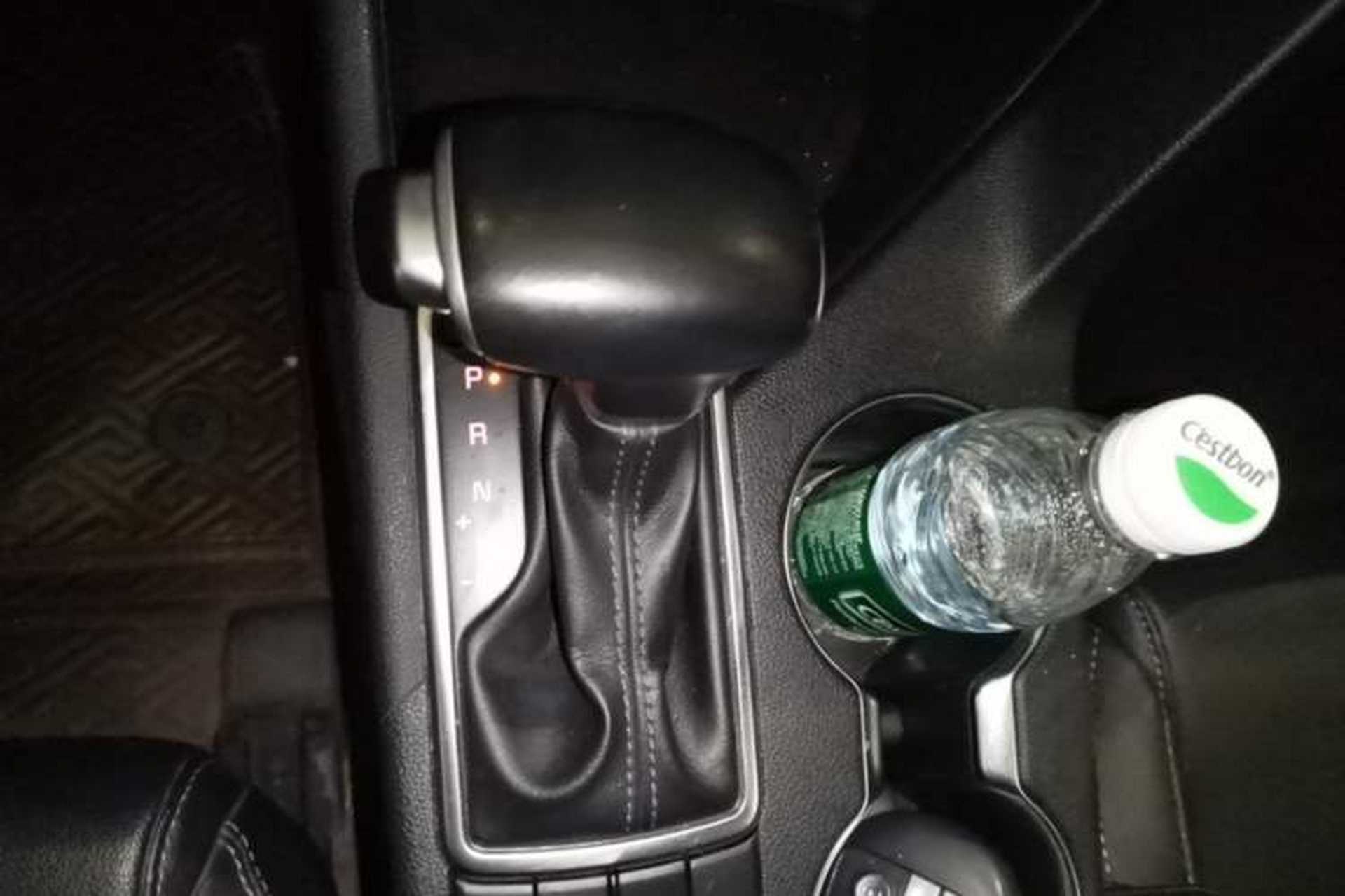 Used Kia KX5 2016 1.6T Automatic Two-Wheel Drive DLX Gear Lever