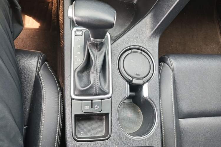Used Kia KX5 2016 1.6T Automatic Two-Wheel Drive DLX Gear Lever
