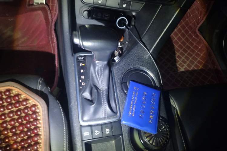 Used Kia KX5 2016 1.6T Automatic Two-Wheel Drive DLX Gear Lever