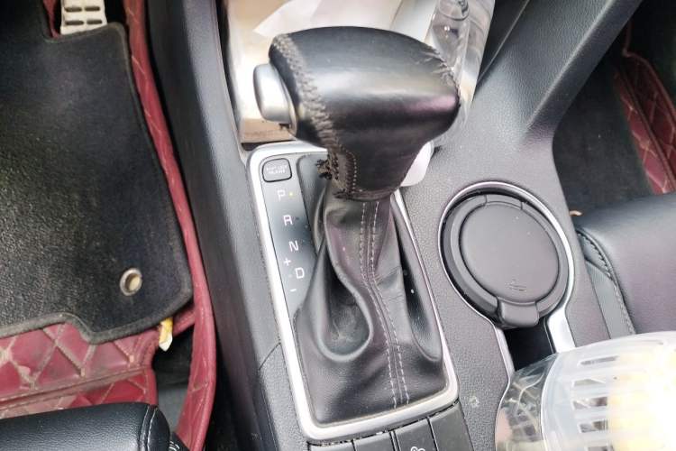 Used Kia KX5 2016 1.6T Automatic Two-Wheel Drive DLX Gear Lever