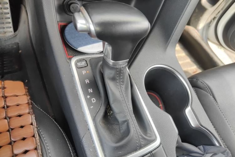 Used Kia KX5 2016 1.6T Automatic Two-Wheel Drive DLX Gear Lever