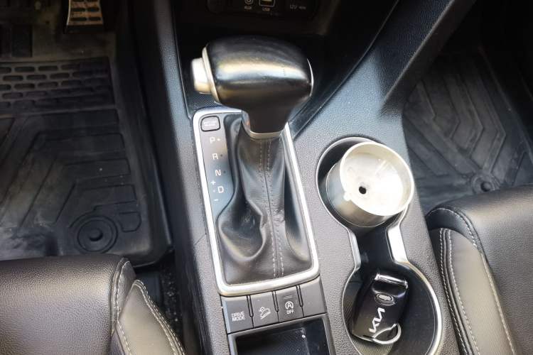 Used Kia KX5 2016 1.6T Automatic Two-Wheel Drive DLX Gear Lever