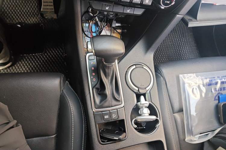 Used Kia KX5 2016 1.6T Automatic Two-Wheel Drive Premium Gear Lever