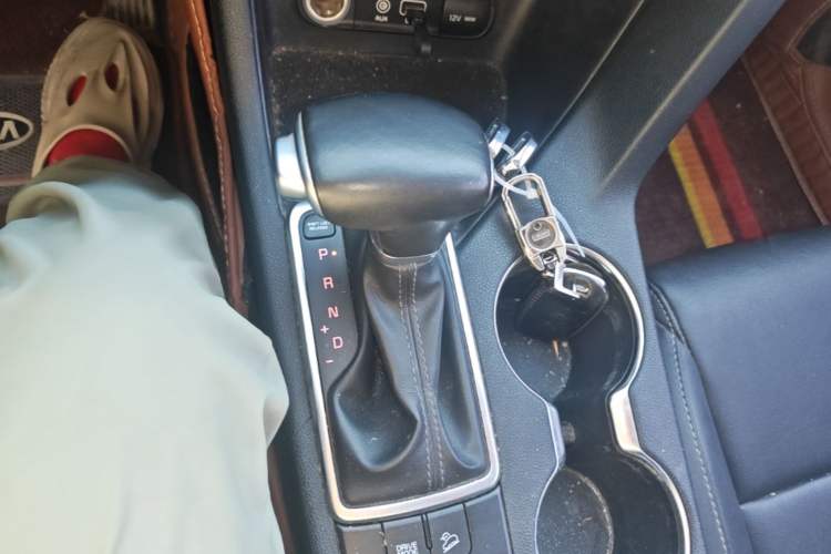 Used Kia KX5 2016 2.0L Automatic 2WD GLS Gear Lever