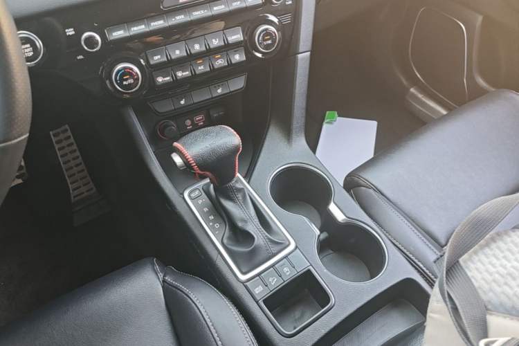 Used Kia KX5 2016 1.6T Automatic Two-Wheel Drive DLX Gear Lever