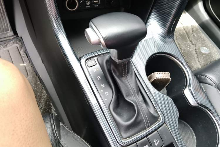 Used Kia KX5 2016 2.0L Automatic 2WD Premium Gear Lever