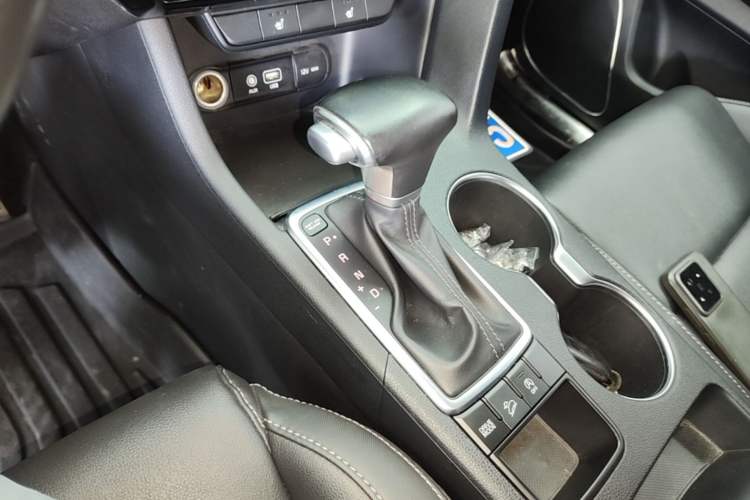 Used Kia KX5 2016 1.6T Automatic Two-Wheel Drive DLX Gear Lever