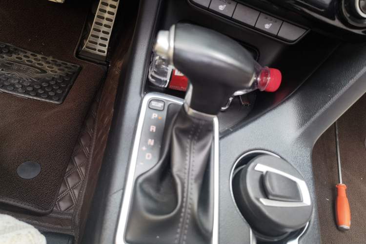 Used Kia KX5 2016 1.6T Automatic Two-Wheel Drive DLX Gear Lever