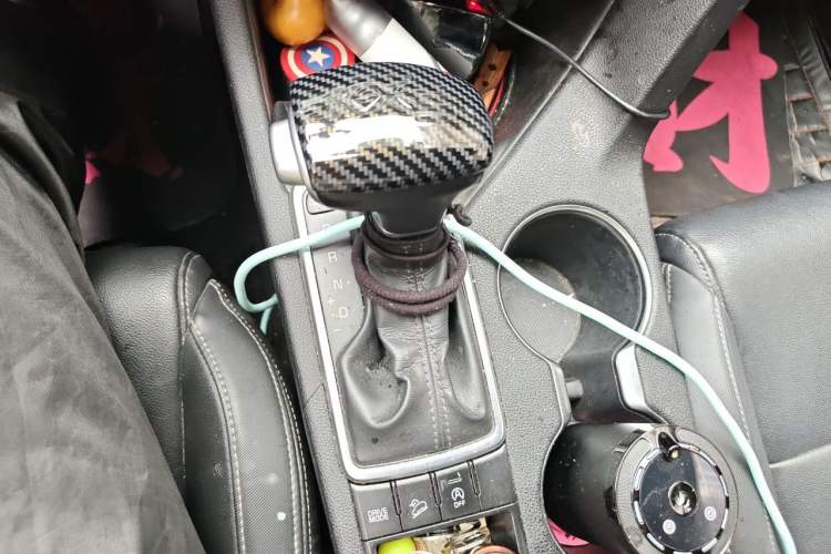 Used Kia KX5 2016 2.0L Automatic 2WD Premium Gear Lever