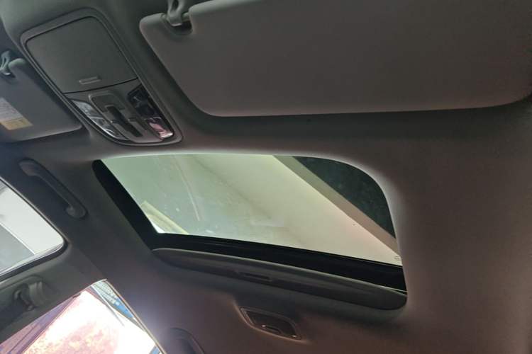 Used Kia KX5 2016 1.6T Automatic Two-Wheel Drive DLX Headliner