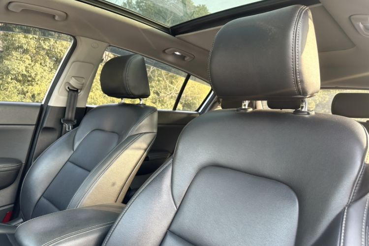 Used Kia KX5 2016 1.6T Automatic Two-Wheel Drive DLX Headliner