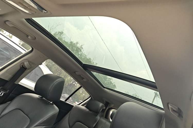 Used Kia KX5 2016 1.6T Automatic Two-Wheel Drive DLX Headliner