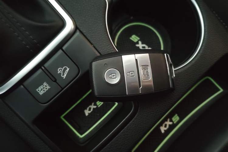 Used Kia KX5 2016 2.0L Automatic 2WD Premium Interior 1
