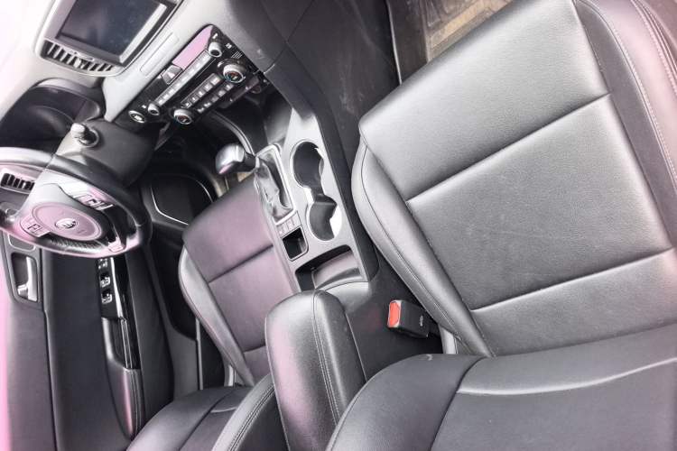 Used Kia KX5 2016 1.6T Automatic Two-Wheel Drive DLX Interior 1