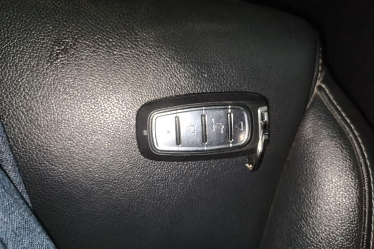 Used Kia KX5 2016 1.6T Automatic Two-Wheel Drive DLX Interior 1