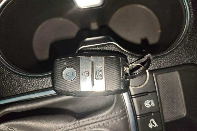 Used Kia KX5 2016 1.6T Automatic Two-Wheel Drive DLX Interior 1