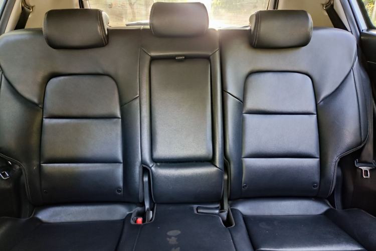 Used Kia KX5 2016 2.0L Automatic 2WD Premium Interior 10