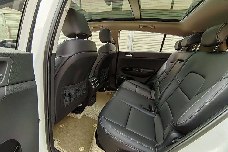 Used Kia KX5 2016 2.0L Automatic 2WD GLS Interior 2