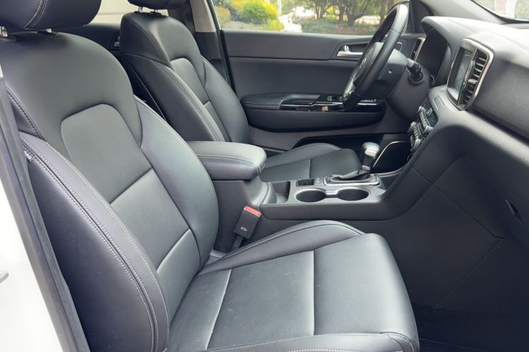Used Kia KX5 2016 1.6T Automatic Two-Wheel Drive DLX Interior 2