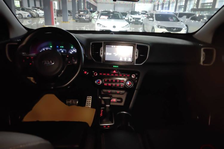 Used Kia KX5 2016 1.6T Automatic Two-Wheel Drive DLX Interior 2