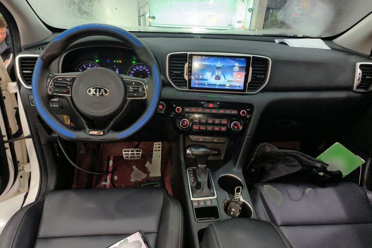 Used Kia KX5 2016 1.6T Automatic Two-Wheel Drive DLX Interior 2