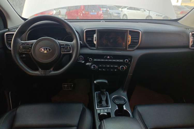 Used Kia KX5 2016 1.6T Automatic Two-Wheel Drive DLX Interior 3