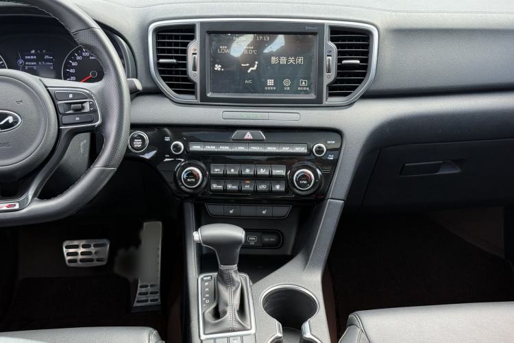 Used Kia KX5 2016 1.6T Automatic Two-Wheel Drive Premium Interior 3