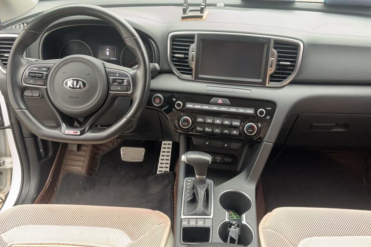 Used Kia KX5 2016 1.6T Automatic Two-Wheel Drive DLX Interior 3