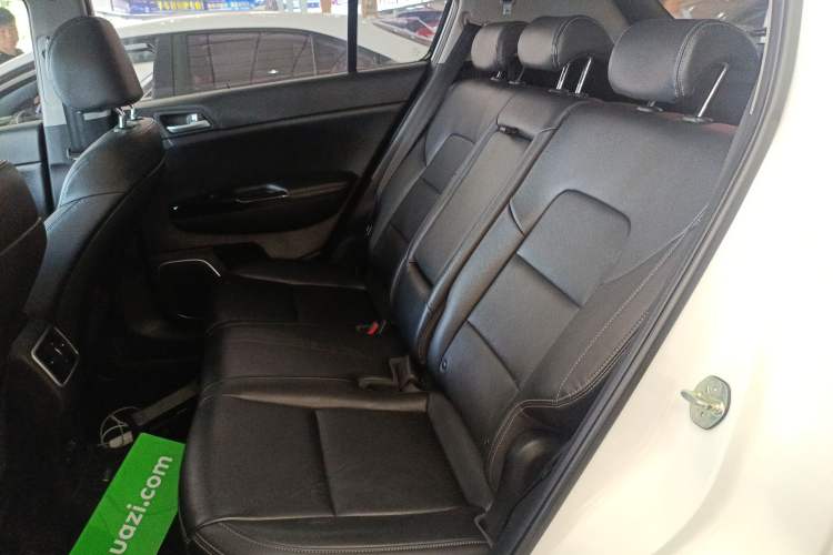 Used Kia KX5 2016 1.6T Automatic Two-Wheel Drive DLX Interior 4