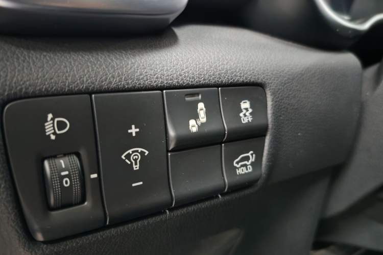 Used Kia KX5 2016 1.6T Automatic Two-Wheel Drive Premium Interior 4
