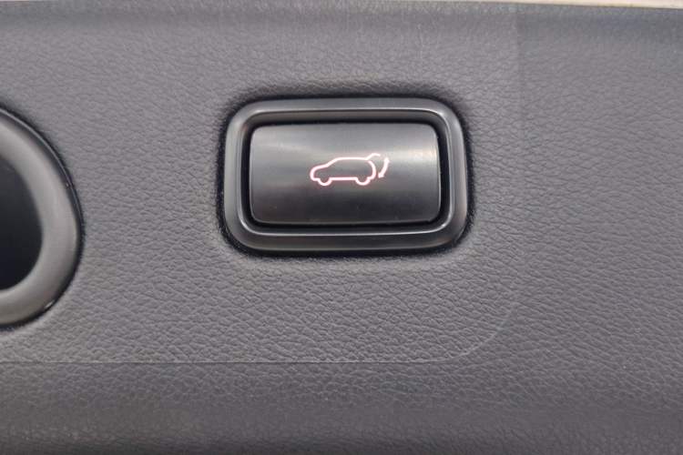 Used Kia KX5 2016 1.6T Automatic Two-Wheel Drive Premium Interior 5
