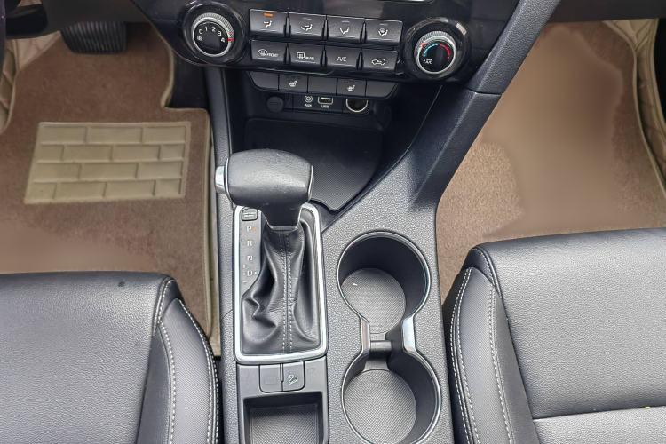 Used Kia KX5 2016 2.0L Automatic 2WD GLS Interior 6