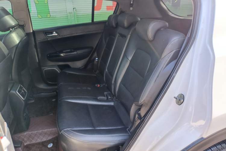 Used Kia KX5 2016 2.0L Automatic 2WD Premium Interior 7