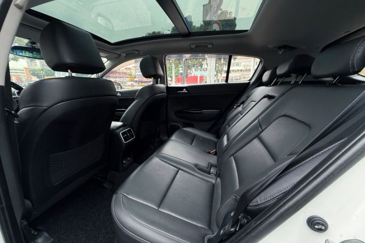 Used Kia KX5 2016 1.6T Automatic Two-Wheel Drive DLX Interior 7