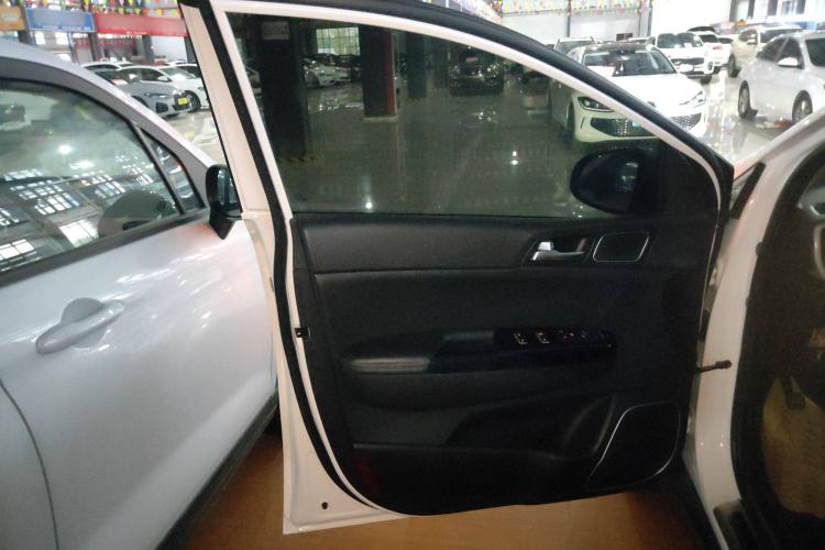 Used Kia KX5 2016 1.6T Automatic Two-Wheel Drive DLX Interior 7
