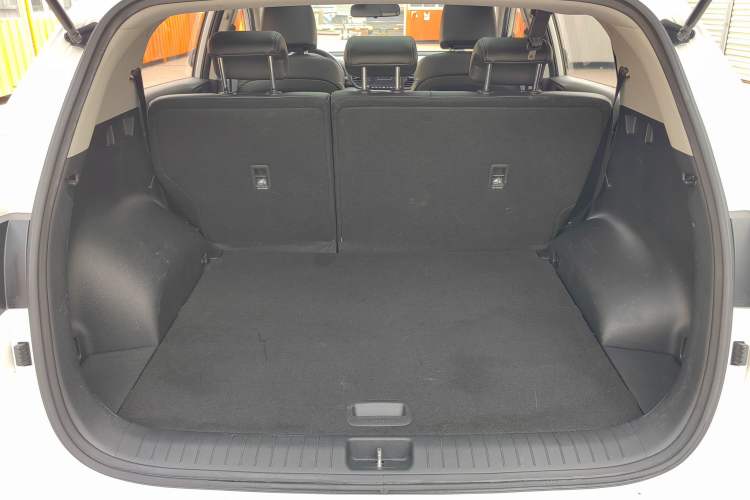 Used Kia KX5 2016 2.0L Automatic 2WD GLS Interior 9