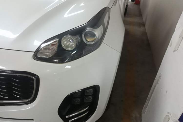 Used Kia KX5 2016 2.0L Automatic 2WD GLS Left Front Headlight