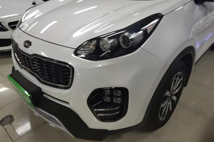 Used Kia KX5 2016 2.0L Automatic 2WD GLS Left Front Headlight