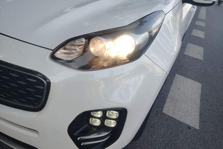 Used Kia KX5 2016 1.6T Automatic Two-Wheel Drive DLX Left Front Headlight