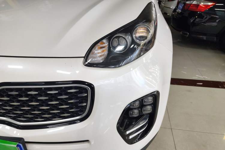Used Kia KX5 2016 1.6T Automatic Two-Wheel Drive Premium Left Front Headlight