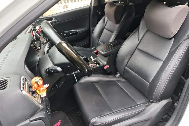 Used Kia KX5 2016 2.0L Automatic 2WD Premium Left Front Seat